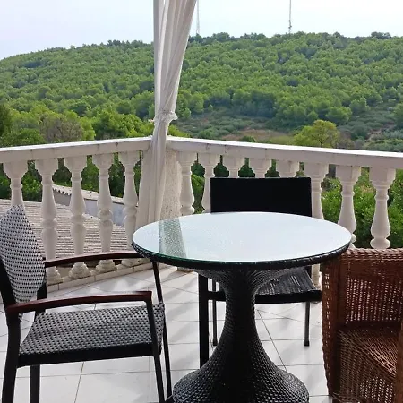 Apartment Tip-top