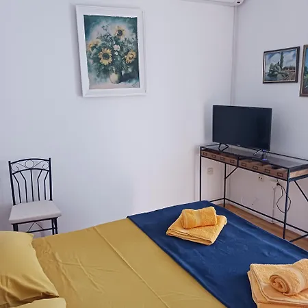 Tip-top Apartment Vis